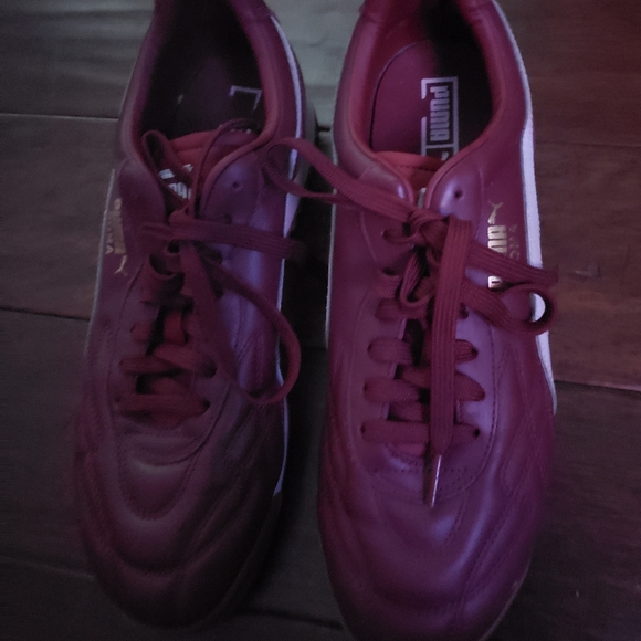 Puma Other - Burgundy/ Maroon Pumas
